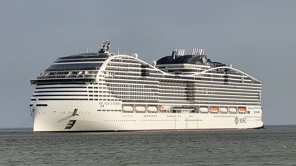 Top 10 Biggest Cruise Ships in The World