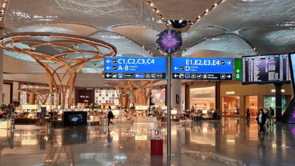 Top 10 Best Airports in the World in 2026